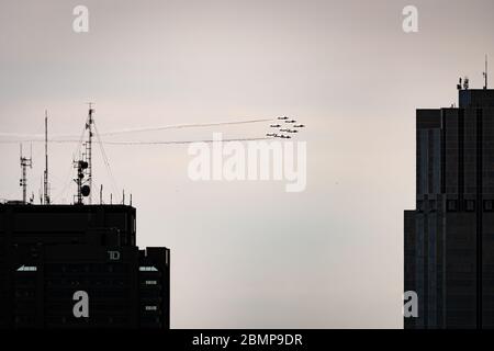 RCAF Snowbirds führen Luftakrobatik über London Ontario in der Operation Inspiration Stockfoto