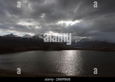 Chandra Tal (See) im höher alpinen Himalaya, Indien Stockfoto