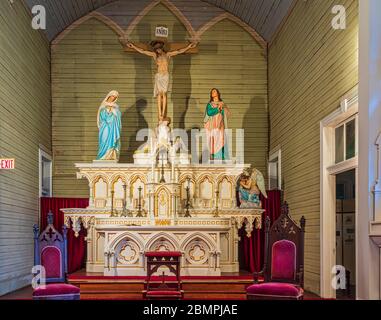 Altar und Innenraum der historischen St. Joseph Church in Galveston, Texas. Stockfoto
