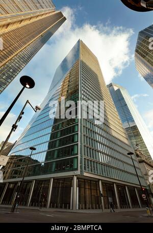 100 Bishopsgate, ein 37-stöckiges Bürohochhaus im Finanzviertel. Die Stadt London, 2020 Stockfoto