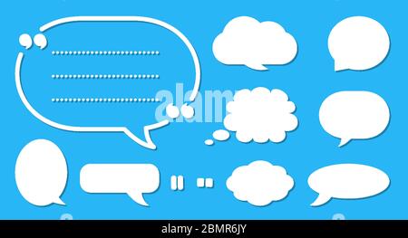 Comic-Sprechblasenset. Cartoon leere Textfeld Wolken auf blauen Himmel Hintergrund. Abstrakte Symbol verschiedene Formen flache leere Blasen. Comics Nachrichtenfeld Vorlage. Isolierte Vektordarstellung Stock Vektor