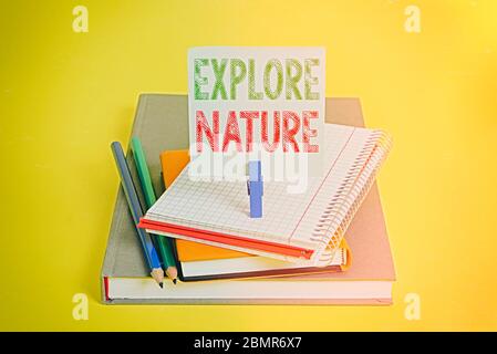 Text für Handschrift Entdecken Sie die Natur. Konzeptfoto die Landschaft entdecken die Tierwelt genießen Travel Book Bleistift Rechteck-förmige Erinnerung Note Stockfoto