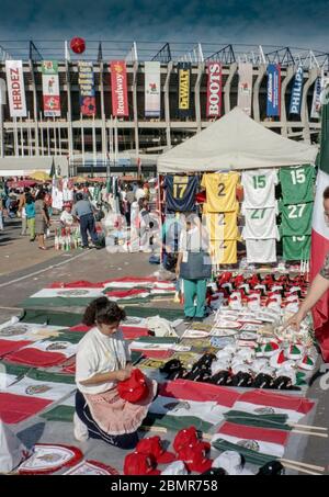 Verkauf außerhalb des Stadions Stockfoto