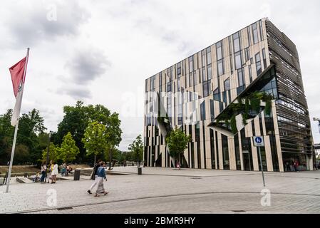 Düsseldorf, Deutschland - 11. August 2019: Büro- und Einzelhandelsgebäude Ko Bogen Stockfoto