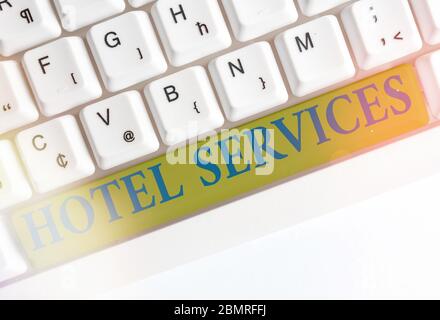 Konzeptionelle Handschrift, die die Hotelservices zeigt. Konzept Bedeutung Einrichtungen Ausstattung eines Beherbergungshauses Stockfoto