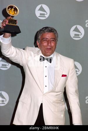 LOS ANGELES, KALIFORNIEN. 24. Februar 1993: Sänger Tony Bennett bei den Grammy Awards 1993 in Los Angeles. Foto © Paul Smith/Featureflash Stockfoto
