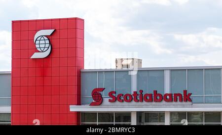 Scotiabank Text und Symbol Zeichen auf lokalen Bank-Filiale, an einem sonnigen Tag gesehen. Stockfoto