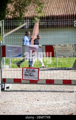 Constance, Deutschland. Mai 2020. Durch die Ausbreitung des Corona-Virus haben die Schweiz und Deutschland ihre Grenzen geschlossen. Konstanz, 9. Mai 2020 Quelle: dpa/Alamy Live News Stockfoto