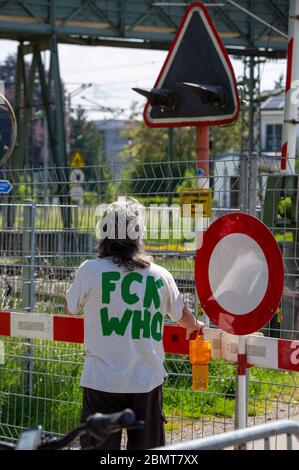 Constance, Deutschland. Mai 2020. Durch die Ausbreitung des Corona-Virus haben die Schweiz und Deutschland ihre Grenzen geschlossen. Konstanz, 9. Mai 2020 Quelle: dpa/Alamy Live News Stockfoto