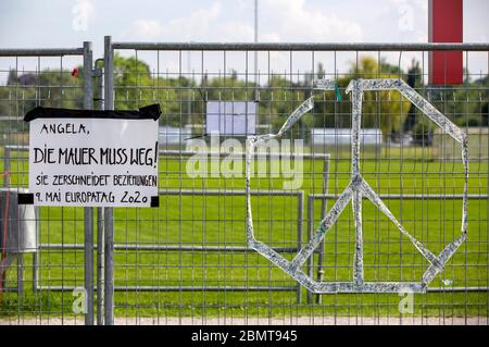 Constance, Deutschland. Mai 2020. Durch die Ausbreitung des Corona-Virus haben die Schweiz und Deutschland ihre Grenzen geschlossen. Konstanz, 9. Mai 2020 Quelle: dpa/Alamy Live News Stockfoto