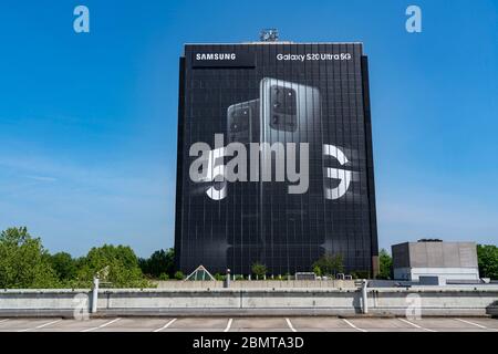 Großwerbung für das neue Samsung Galaxy S20 Ultra 5G Handy, an den Fassaden des ehemaligen Stinnes-Gebäudes am Rhein-Ruhr-Zentrum, ON Stockfoto
