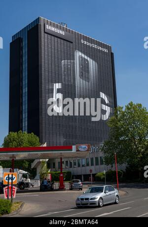 Großwerbung für das neue Samsung Galaxy S20 Ultra 5G Handy, an den Fassaden des ehemaligen Stinnes-Gebäudes am Rhein-Ruhr-Zentrum, ON Stockfoto