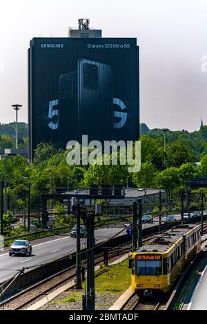 Großwerbung für das neue Samsung Galaxy S20 Ultra 5G Handy, an den Fassaden des ehemaligen Stinnes-Gebäudes am Rhein-Ruhr-Zentrum, ON Stockfoto