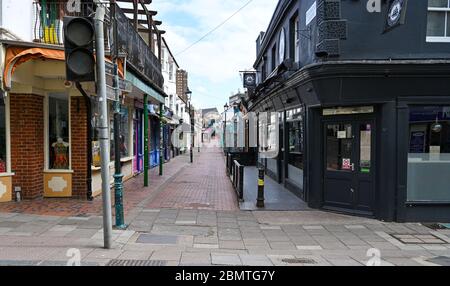 Brighton UK 11. Mai 2020 - Brighton Streets die North Laine Gegend ist noch ruhig am Morgen, nachdem der britische Premierminister Boris Johnson die neuen Richtlinien für die Beschränkung der Sperrung und den Slogan "Stay Alert" während der COVID-19-Pandemie angekündigt hat. : Credit Simon Dack / Alamy Live News Stockfoto