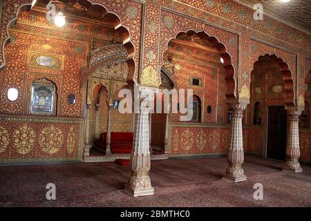 Ansicht der dekorativen Innenraum der Montagehalle in Junagarh Fort in Bikaner in Rajasthan, Indien, Asien Stockfoto