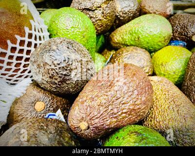 Zitrone, Kumquat und Obst am Schaufenster. Handy-Foto Stockfoto