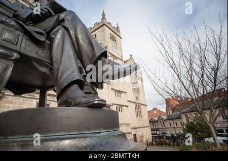 Charles Darwin Statue in Shrewsbury Bibliothek Stockfoto