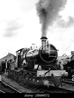 GWR 3700 Klasse Dampflokomotive Nr. 3717 Stadt Truro fotografiert in Dampf in Didcot, Wiltshire, England, Großbritannien Stockfoto