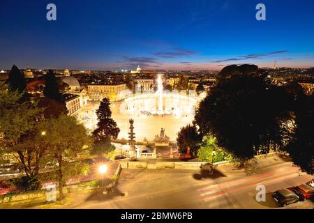 Rom. Piazza del Popolo oder Volksplatz und ewige Stadt Rom Abendansicht, Hauptstadt von Italien Stockfoto