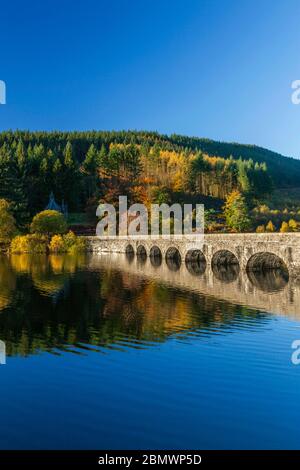 Carreg Ddu Viadukt und Stausee, Elan Valley, Powys, Wales, Großbritannien Stockfoto