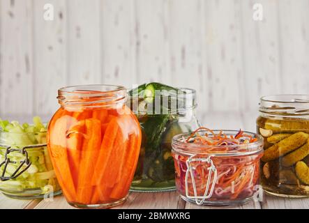 Fermentierte konservierte vegetarische Küche Konzept Stockfoto