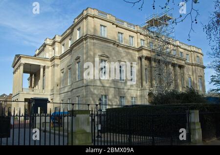 London, Großbritannien - 9. April 2011: Die offizielle Residenz von Prinz Charles, Prinz William und Prinz Harry, Clarence House wird für die Royal Wed vorbereitet Stockfoto