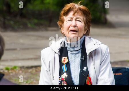 Ukrainischer Veteran des Zweiten Weltkriegs Guerilla-Krieg gegen nazis Svetlana Mikhailina April 2020 b4 großer Sieg 9. Mai 75. Jahrestag Feier TV-Interview Stockfoto