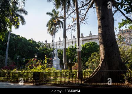 Denkmal für Jose Marti auf der Plaza de Armas, der älteste Platz in der Altstadt, Havanna Vieja, Havanna, Kuba Stockfoto