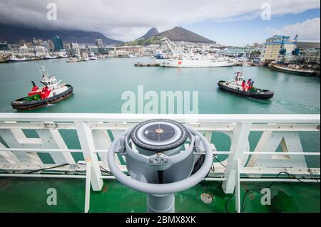 Der Table Bay Hafen an der Victoria and Alfred Waterfront ist das Tor zu Kapstadt, der Western Cape Province, Südafrika, einer wunderschönen Stadt. Stockfoto