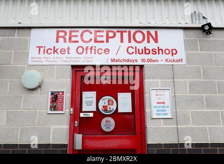 Blick auf das Ticketbüro im People's Pension Stadium, dem Heimstadion des Crawley Town FC. Stockfoto