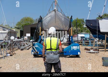 Mitarbeiter, die in der britischen Werft arbeiten Stockfoto