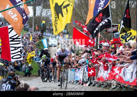 2016 Flandern-Rundfahrt 3. April. Fabian Cancellara (Trek–Segafredo) über die letzte Besteigung des Paterbergs bei der 100. Ausgabe der Tour of Fland Stockfoto