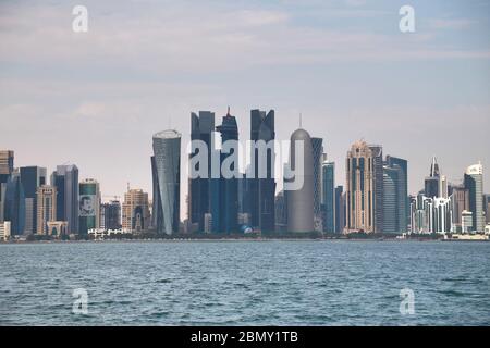 Doha ,Katar 15. November 2018 der Blick auf den hafen von doha, Katar vom Museum für Islamische Kunst Stockfoto