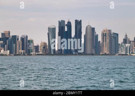 Doha ,Katar 15. November 2018 der Blick auf den hafen von doha, Katar vom Museum für Islamische Kunst Stockfoto