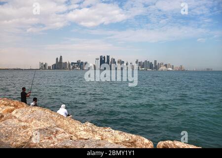 Doha ,Katar 15. November 2018 der Blick auf den hafen von doha, Katar vom Museum für Islamische Kunst Stockfoto