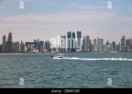 Doha ,Katar 15. November 2018 der Blick auf den hafen von doha, Katar vom Museum für Islamische Kunst Stockfoto