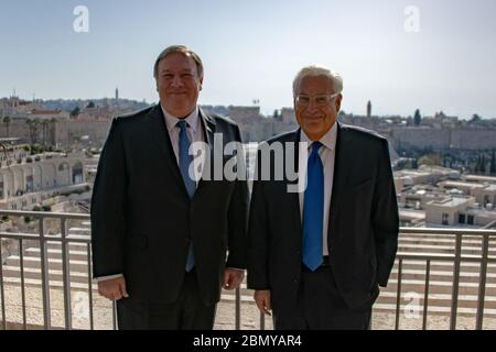 Minister Pompeo trifft Botschafter Friedman US-Außenminister Michael R. Pompeo nimmt am 21. März 2019 an einem Arbeitsfrühstück mit dem US-Botschafter in Israel David Friedman in Jerusalem, Israel, Teil. Stockfoto