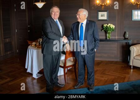 Minister Pompeo trifft Botschafter Friedman US-Außenminister Michael R. Pompeo nimmt am 21. März 2019 an einem Arbeitsfrühstück mit dem US-Botschafter in Israel David Friedman in Jerusalem, Israel, Teil. Stockfoto