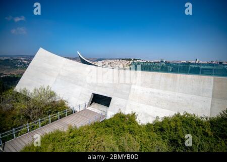 Sekretär Pompeo und Frau Pompeo besuchen Yad Vashem in Jerusalem US-Außenminister Michael R. Pompeo und Frau Susan Pompeo besuchen Yad Vashem in Jerusalem, Israel am 21. März 2019. Stockfoto