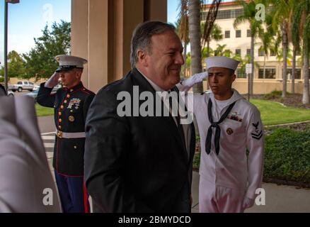 Sekretär Pompeo nimmt an einem Arbeitsfrühstück mit CENTCOM & SOCOM Commanders Teil US-Außenminister Michael R. Pompeo nimmt an einem Arbeitsfrühstück am United States Central Command und am United States Special Operations Command am MacDill Air Force Base in Tampa, Florida, am 18. Juni 2019 Teil. Stockfoto