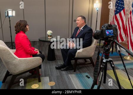 Minister Pompeo nimmt am Interview mit El Nuevo Herald Teil Miami Staatssekretär Michael R. Pompeo nimmt am Interview mit El Nuevo Herald Miami in Miami, Florida am 23. Januar 2020 Teil. Stockfoto