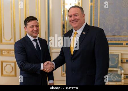 Am 31. Januar 2020 traf sich der US-Außenminister Mike Pompeo mit dem ukrainischen Präsidenten Wolodymyr Zelenskij in Kiew, Ukraine, um die Beziehungen zwischen den USA und der Ukraine und Sicherheitsfragen zu erörtern. Stockfoto