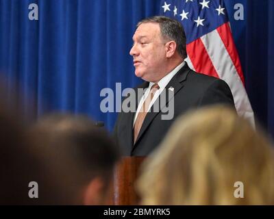 Sekretär Pompeo spricht bei einer Presseverfügbarkeit in New York US-Außenminister Mike Pompeo spricht am 31. Mai 2018 bei einer Presseverfügbarkeit im Lotte New York Palace Hotel in New York City, NY, an Reporter. Stockfoto