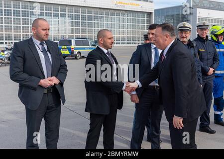 Sekretär Pompeo verlässt München US-Außenminister Michael R. Pompeo verlässt München, Deutschland, am 15. Februar 2020. Stockfoto