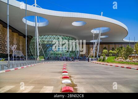 Das Menara International Airport Gebäude, mit seinem atemberaubenden architektonischen Design, die harmonische Mischung aus modernem und traditionellem architektonischen Element Stockfoto