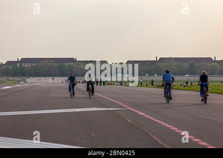 Der Flughafen Tempelhof ist für die öffentliche Erholung neu bestimmt Stockfoto