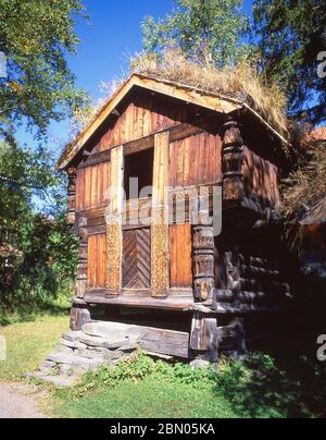 Holzlager im Norwegischen Volksmuseum (Norsk Folkemuseum), Bygdoy, Oslo, Königreich Norwegen Stockfoto