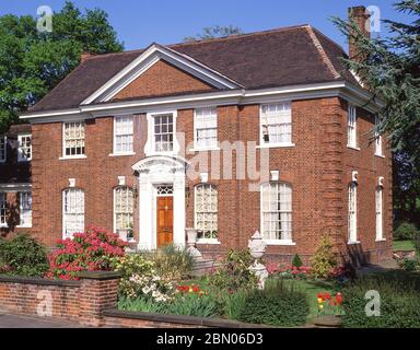 Großes freistehendes Haus, The Bishops Avenue, Hampstead, London Borough of Camden, Greater London, England, Vereinigtes Königreich Stockfoto