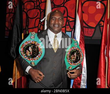 Hollywood, Vereinigte Staaten Von Amerika. Dezember 2016. HOLLYWOOD, FL - DEZEMBER 12: Evander Holyfield nimmt am 12. Dezember 2016 an der 54. Jährlichen WBC Convention im Diplomat Resort & Spa Hollywood, Curio Collection by Hilton in Hollywood, Florida, Teil. Personen: Evander Holyfield Kredit: Storms Media Group/Alamy Live News Stockfoto