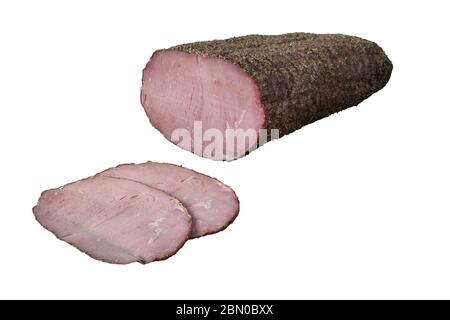 Geräuchertes Rinderbriset in Scheiben geschnitten, getrocknetes Fleisch. Türkischer Name; Rauch rauchte Dana Cotto, isoliert auf weißem Hintergrund. Stockfoto